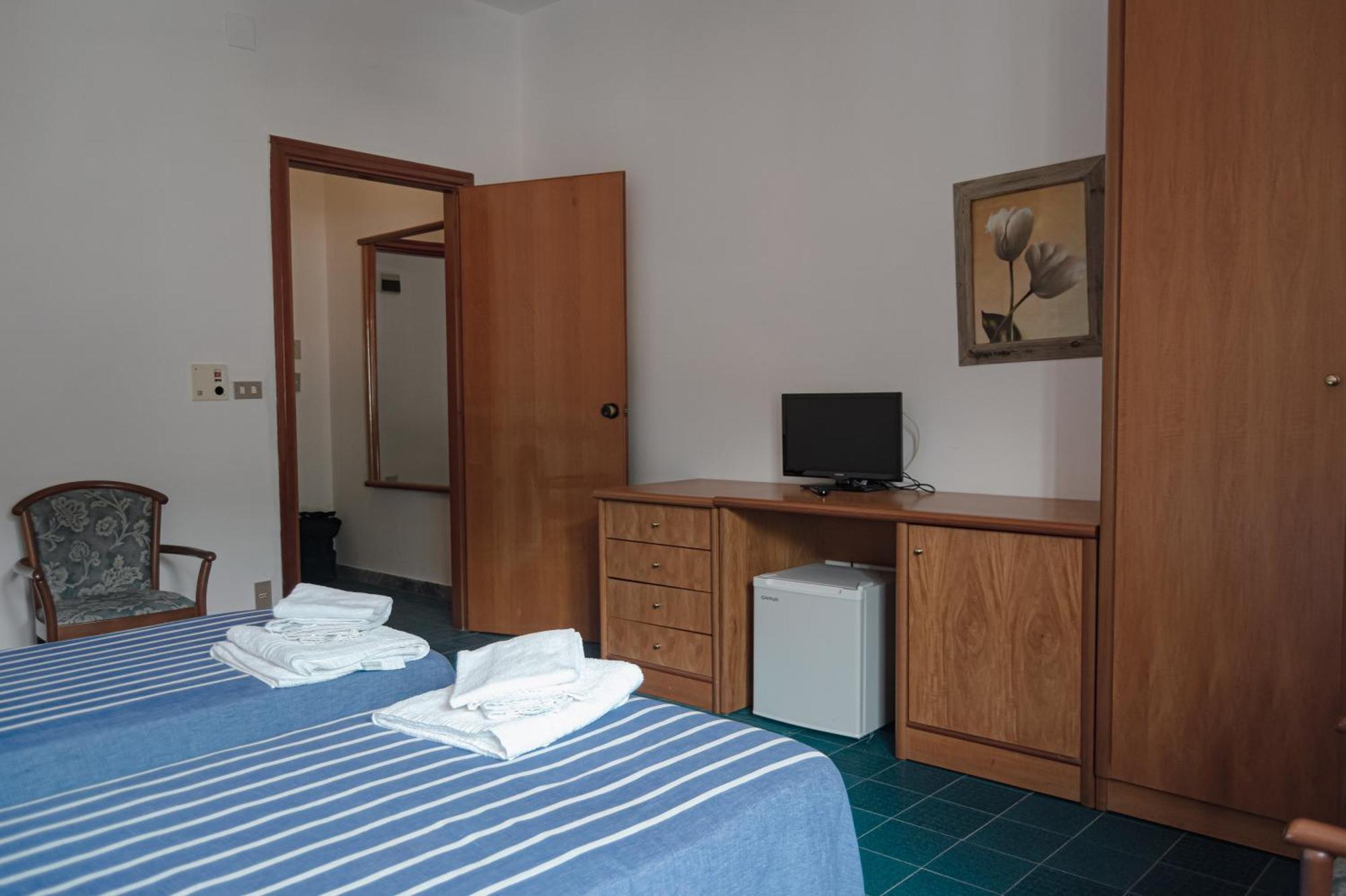 Hotel Mediterraneo Guardia Piemontese Terme Dış mekan fotoğraf